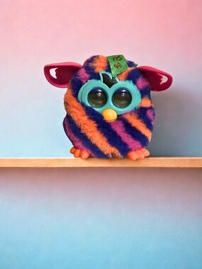 2012 Furby! Clean, and working condition 💜🖤💜